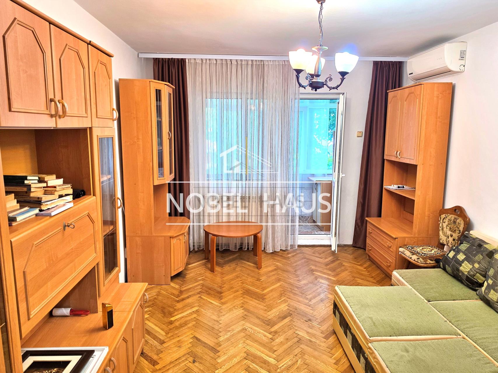 Apartament 2 camere, etajul 1, zona Scoala 8 - Barlad