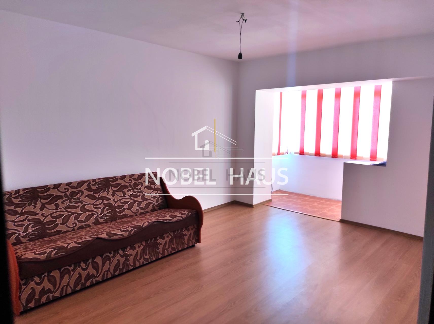 Apartament 3 camere, decomandat, etajul 3, zona Gura Leului