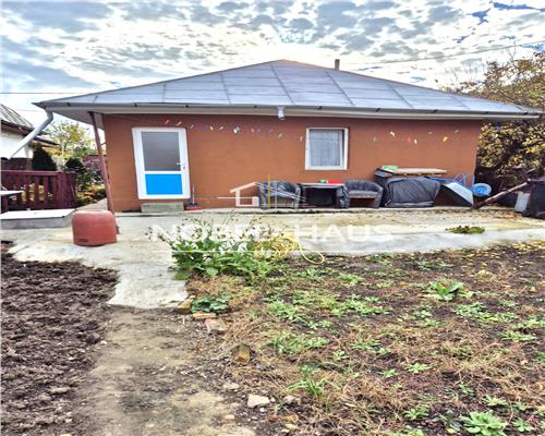 Casa si teren, central Barlad, str Al Sahia