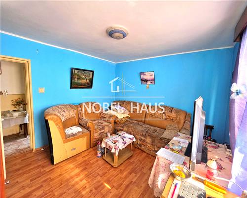 Apartament 2 camere, decomandat, etajul 4, bloc cu lift, zona Stadion