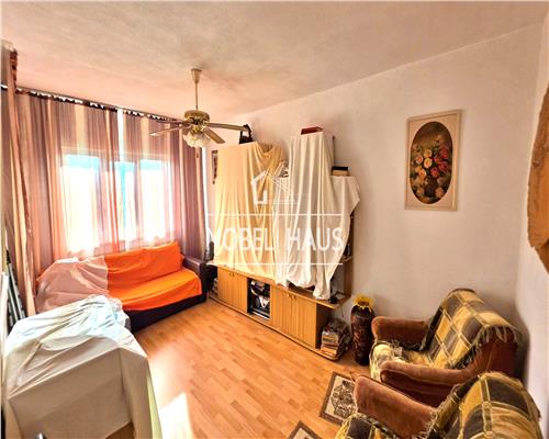Apartament 3 camere, decomandat, etajul 4, zona Gura Leului